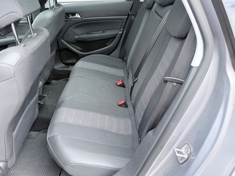 Peugeot 308 1,5 BlueHDi 130 Allure Sky SW 5d