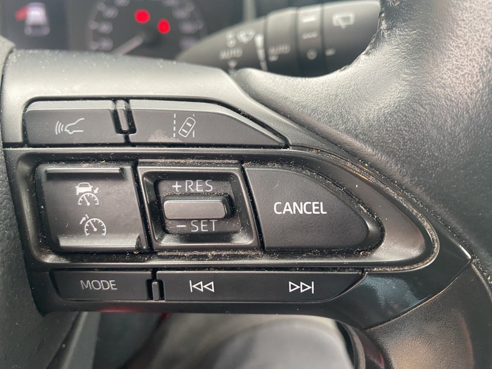 Toyota Yaris 1,5 Hybrid Essential e-CVT 5d