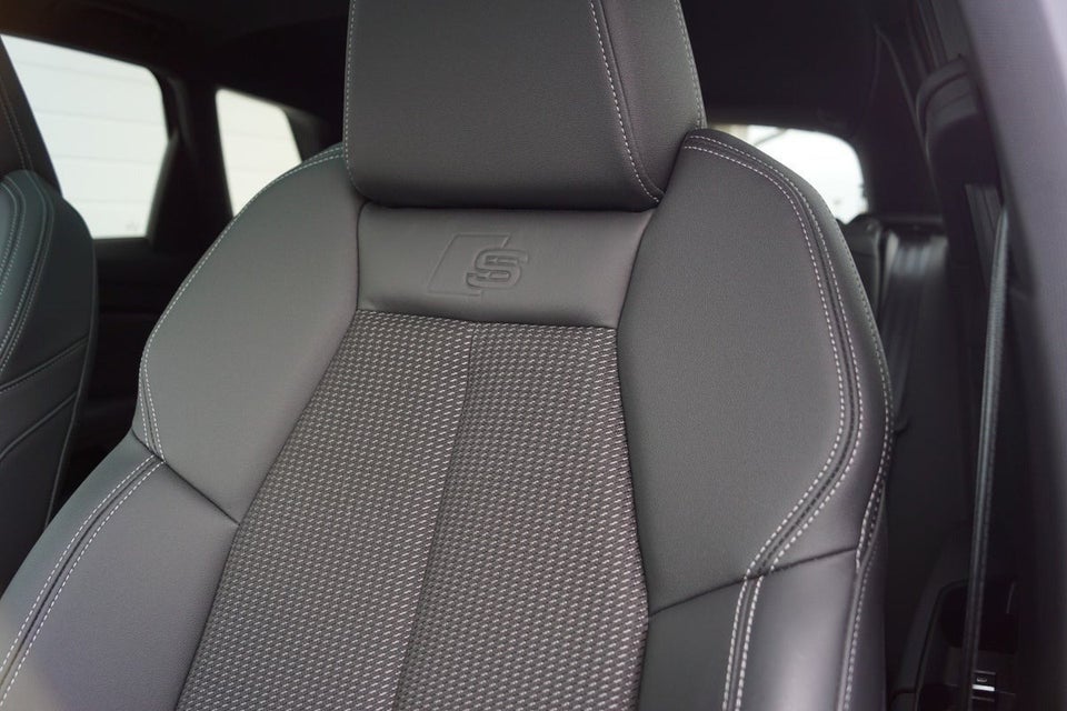 Audi Q4 e-tron 45 S-line 5d