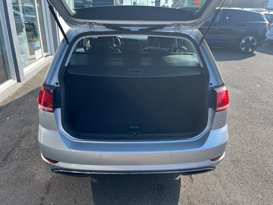 VW Golf VII 2,0 TDi 150 Comfortline Connect Variant DSG 5d