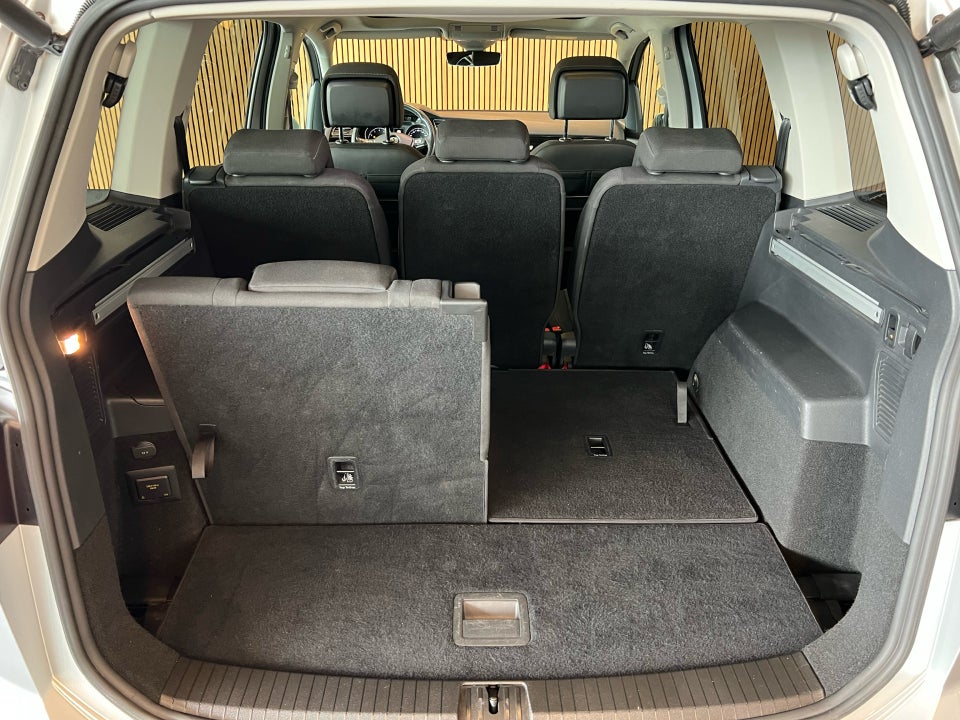 VW Touran 1,8 TSi 180 Highline DSG 7prs 5d
