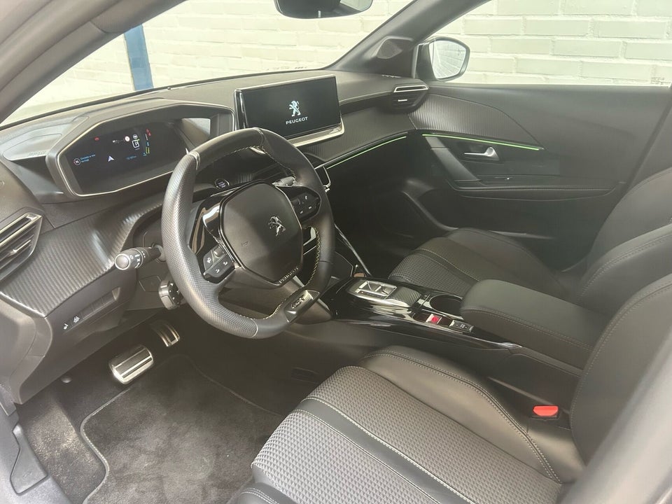 Peugeot e-208 50 GT 5d