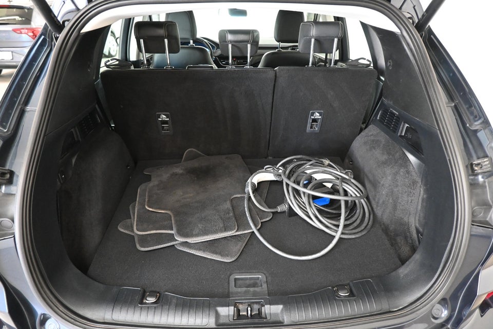 Ford Kuga 2,5 PHEV Vignale CVT 5d