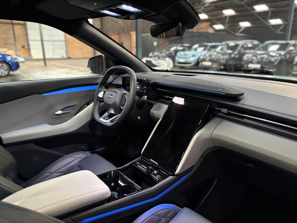 Ford Explorer 77 Premium Extended Range 5d