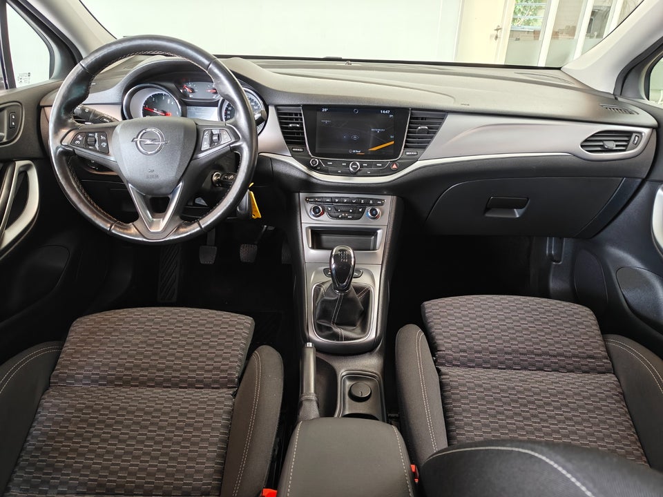 Opel Astra 1,6 CDTi 136 Enjoy Sports Tourer 5d