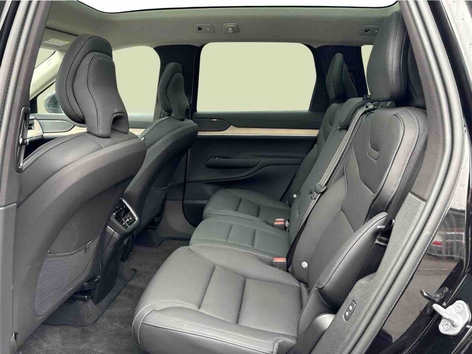Volvo EX90 Plus 7prs 5d
