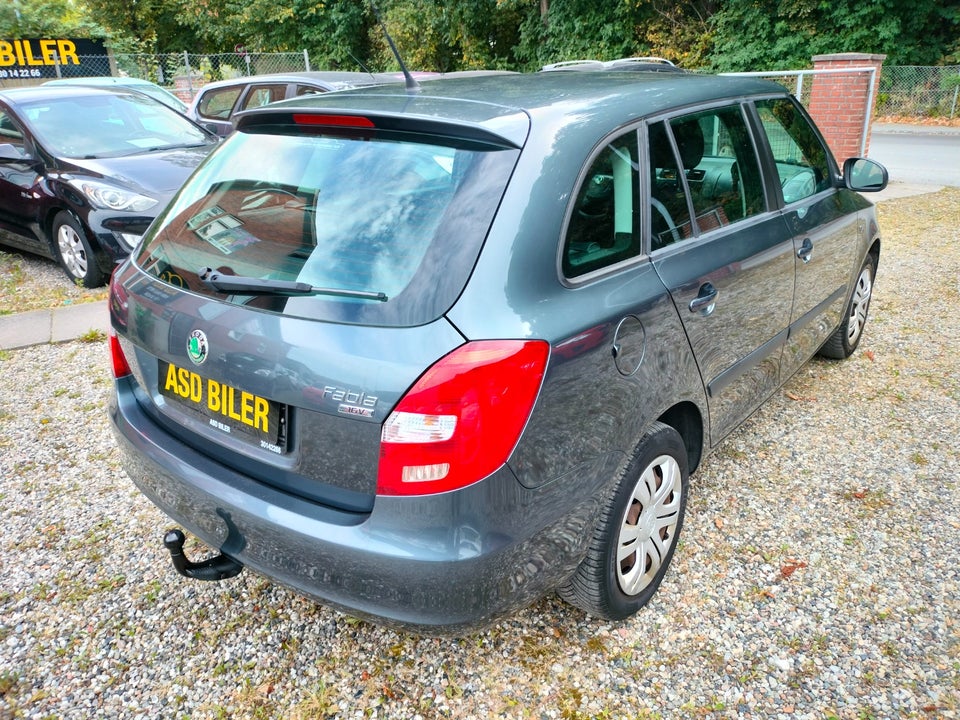 Skoda Fabia 1,4 16V Ambiente Combi 5d