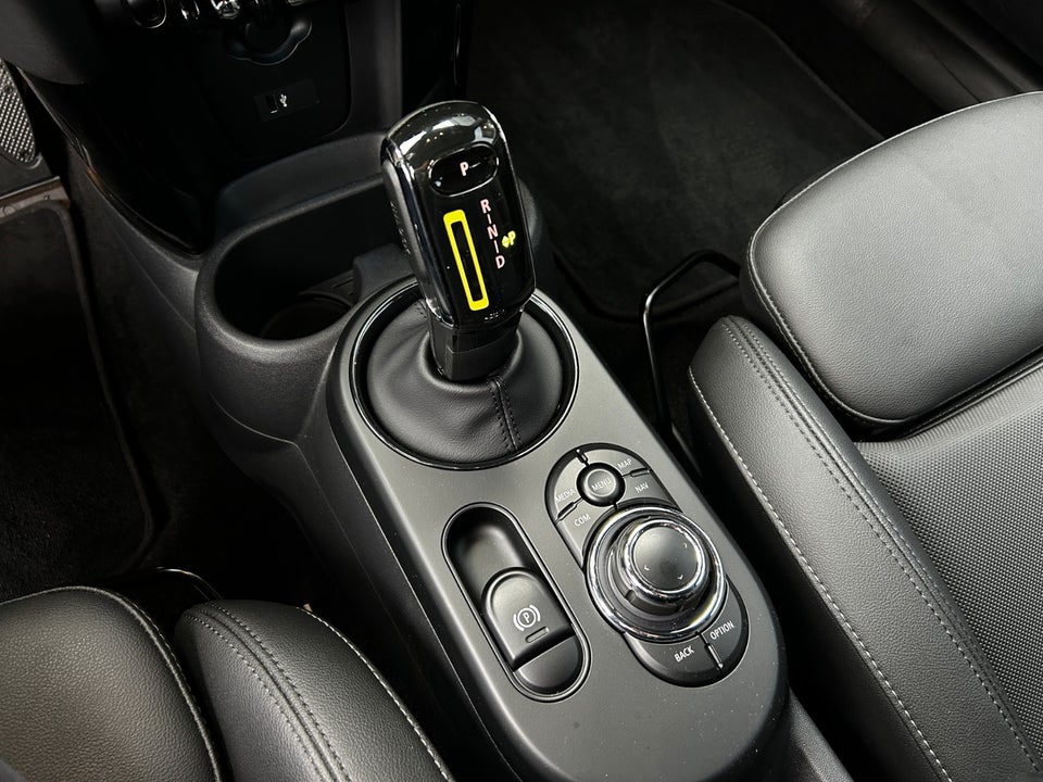 MINI Cooper SE Classic Trim 3d