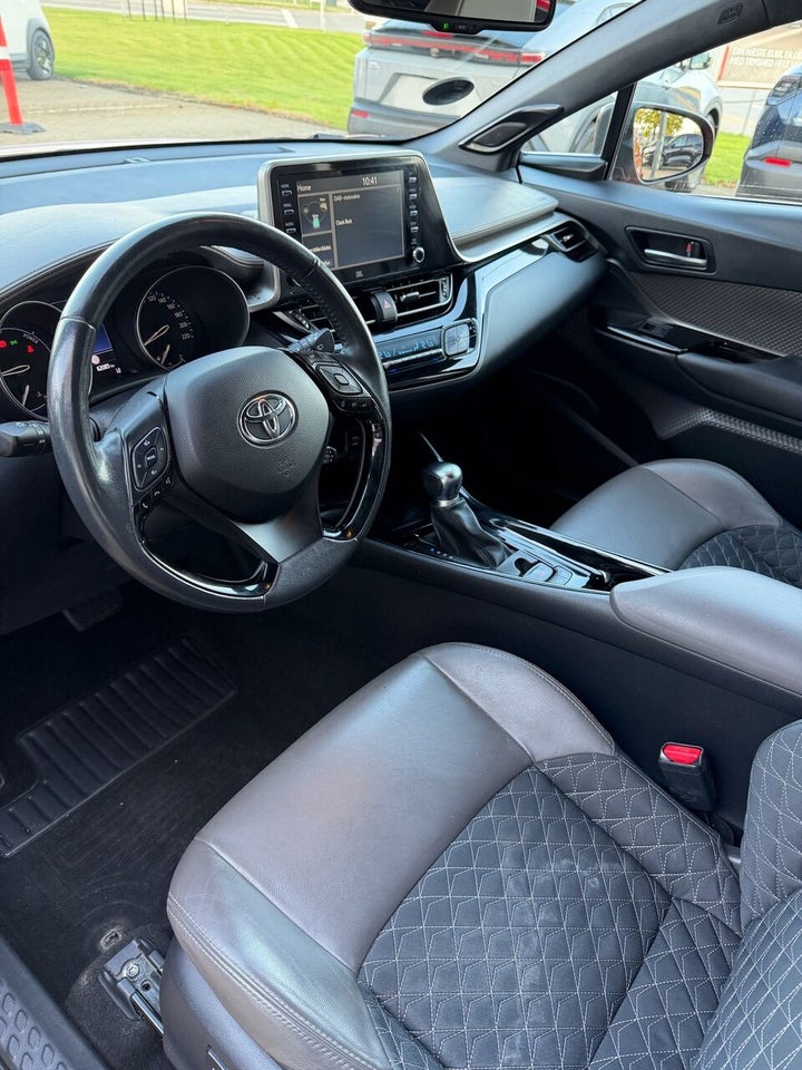 Toyota C-HR 2,0 Hybrid C-HIC Royale CVT 5d