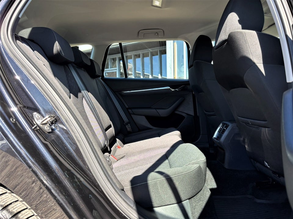 Skoda Octavia 1,4 TSi iV Plus Combi DSG 5d