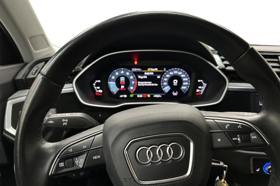 Audi Q3 45 TFSi e Attitude plus S-tr. 5d