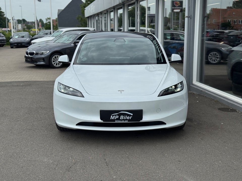Tesla Model 3 Long Range AWD 4d