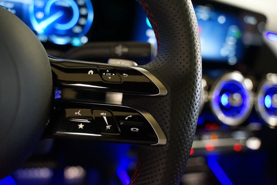 Mercedes EQA250+ AMG Line Van 5d