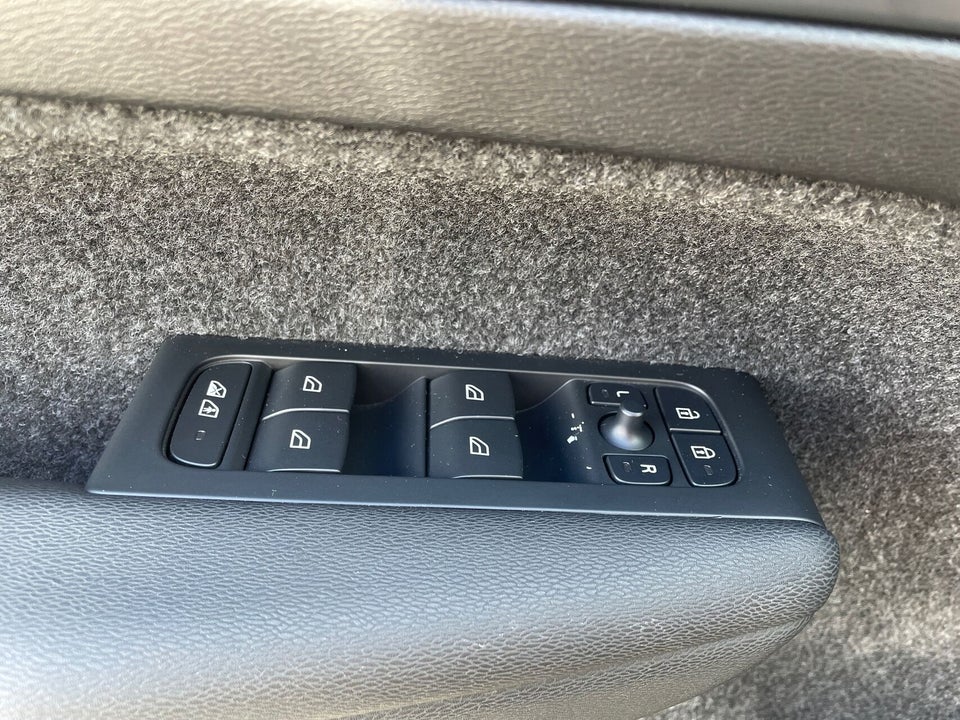 Volvo XC40 1,5 T5 ReCharge Plus Dark aut. 5d