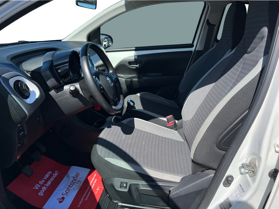 Toyota Aygo 1,0 VVT-i x-pression 5d