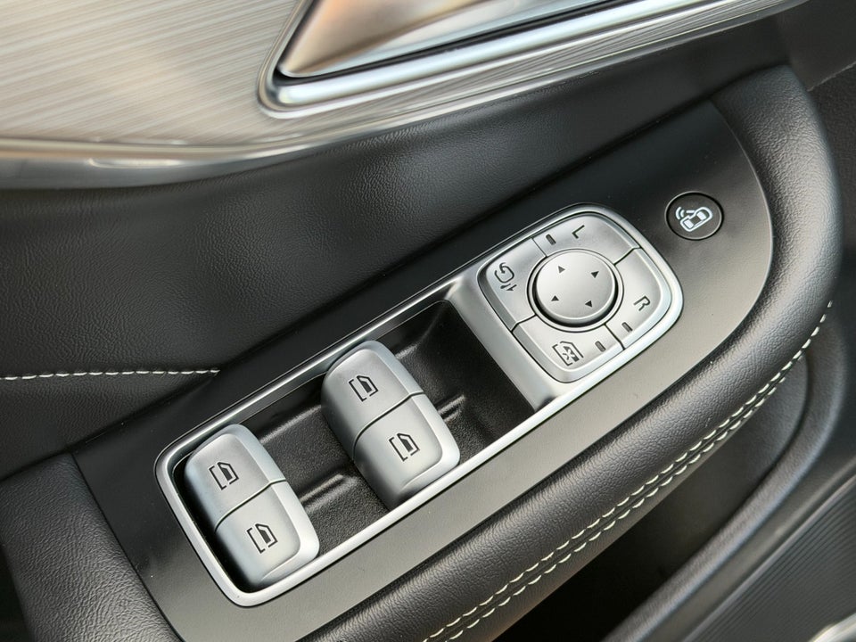 MG Marvel R Luxury 5d