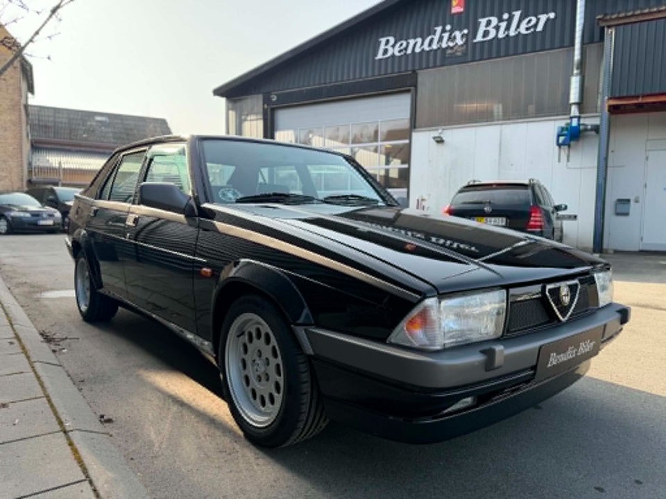 Alfa Romeo 75 2,0 TS 4d