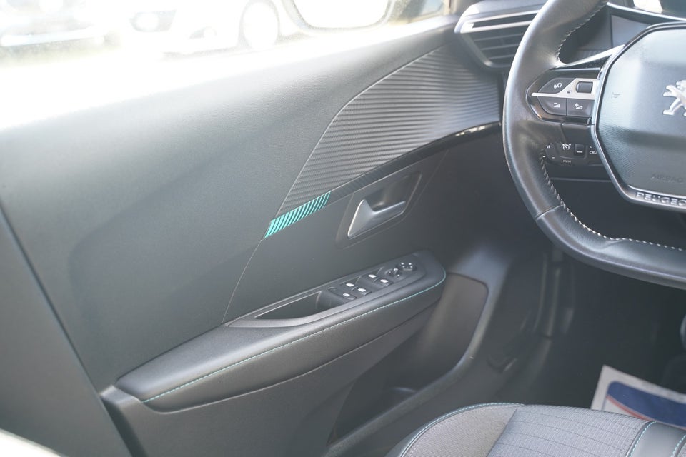 Peugeot 208 1,2 PureTech 100 Allure 5d