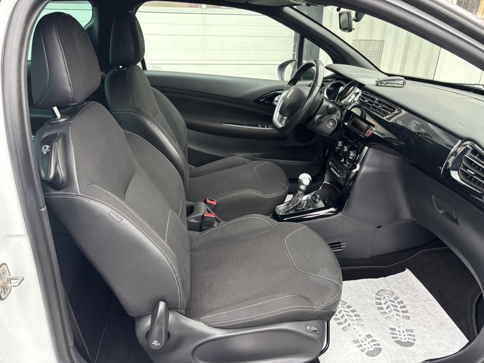 Citroën DS3 1,2 PureTech 82 Style Cabrio 2d