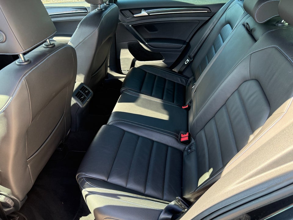 VW Golf VII 1,4 GTE Highline DSG 5d