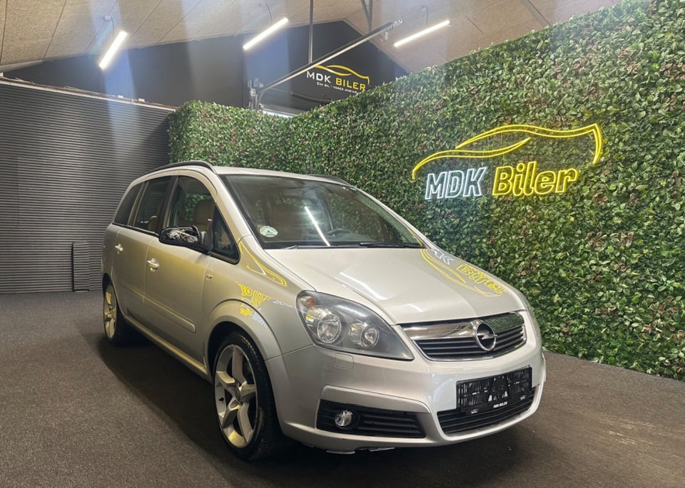 Opel Zafira 2,2 16V Cosmo aut. 5d
