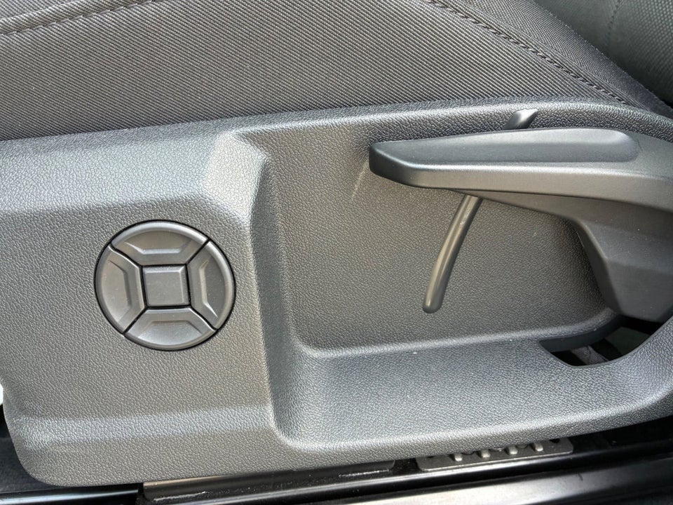 Audi Q3 45 TFSi e Attitude plus S-tr. 5d
