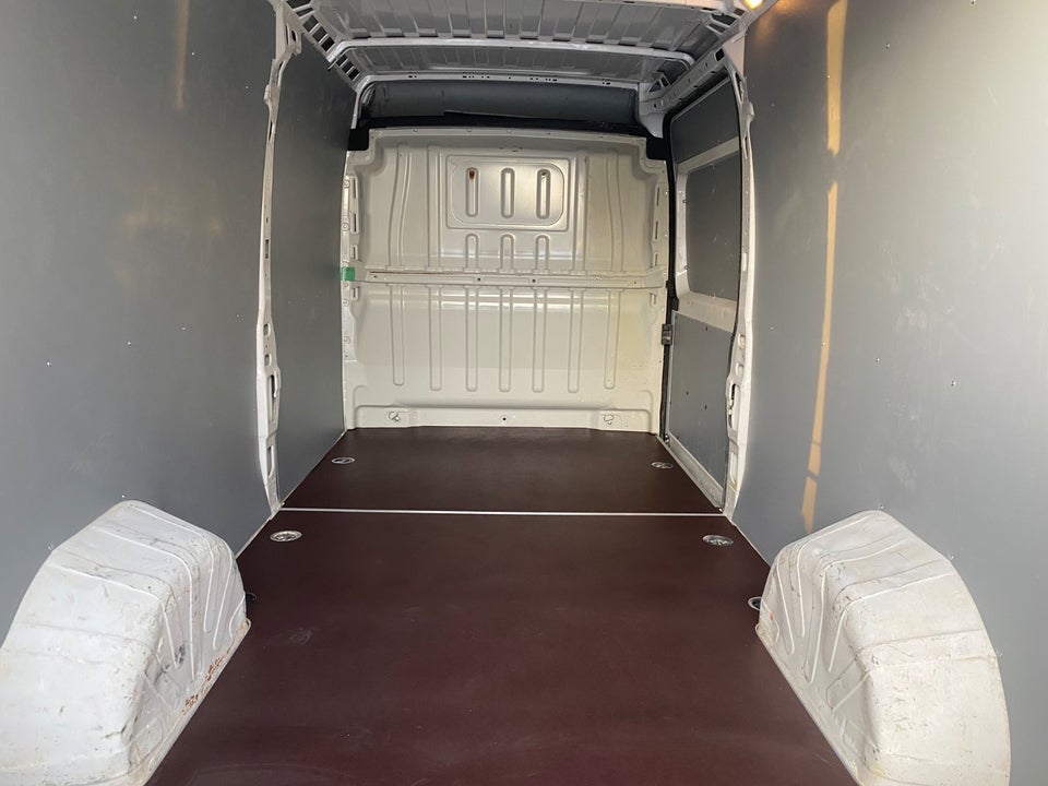 Fiat Ducato 35 2,2 MJT 140 Kassevogn L3H2 Pro+ aut.