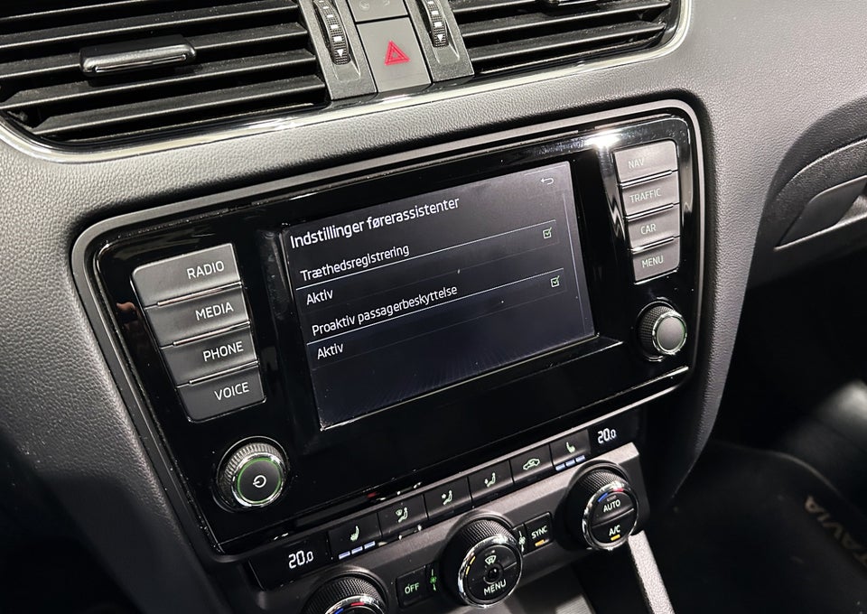 Skoda Octavia 1,6 TDi 110 Style Combi DSG 5d