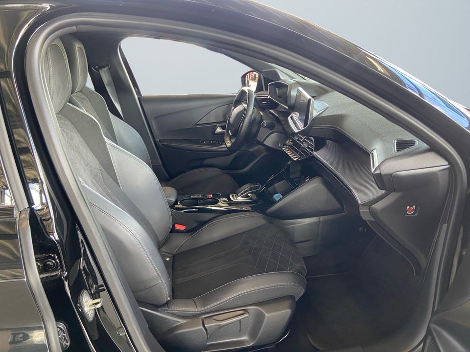 Peugeot e-208 50 GT Pack 5d