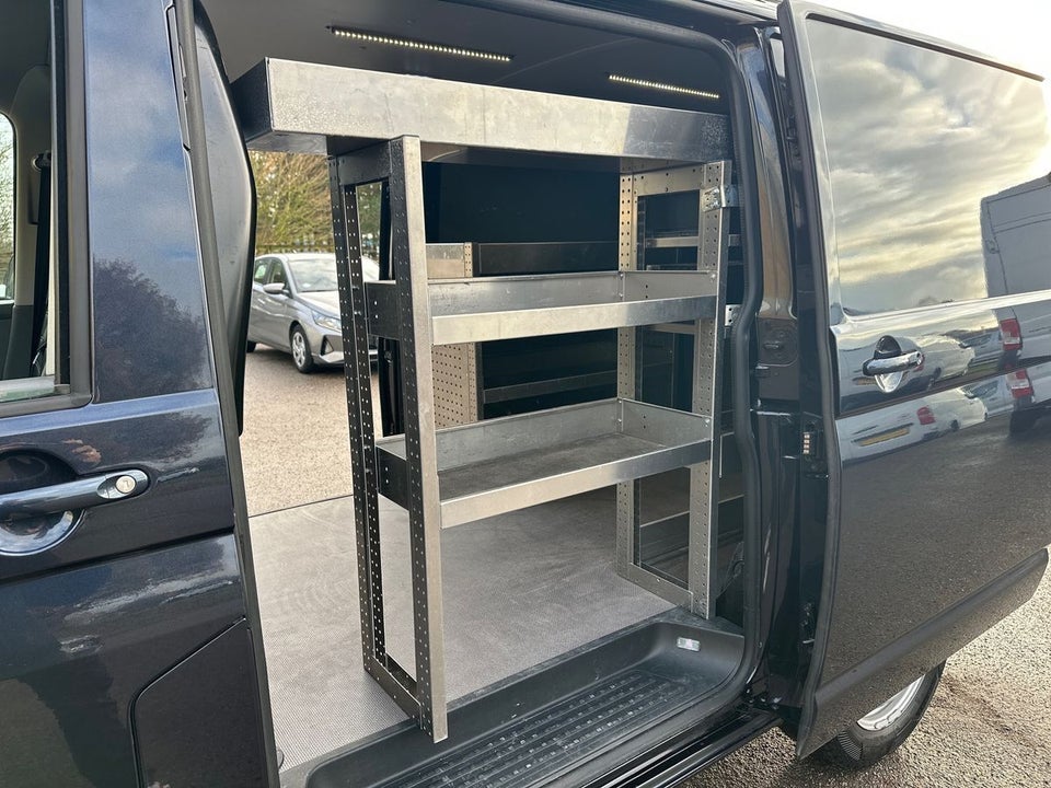 VW Transporter 2,0 TDi 150 Kassevogn DSG kort
