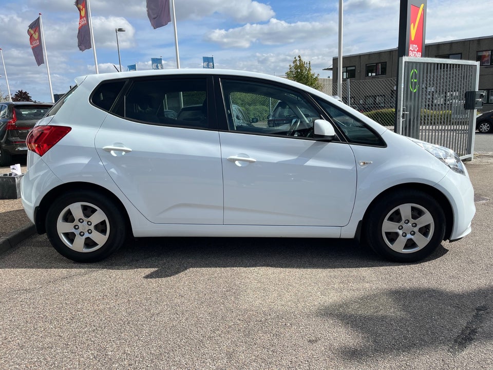 Kia Venga 1,4 CVVT Premium 5d