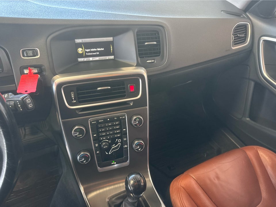 Volvo V60 1,6 DRIVe Momentum 5d