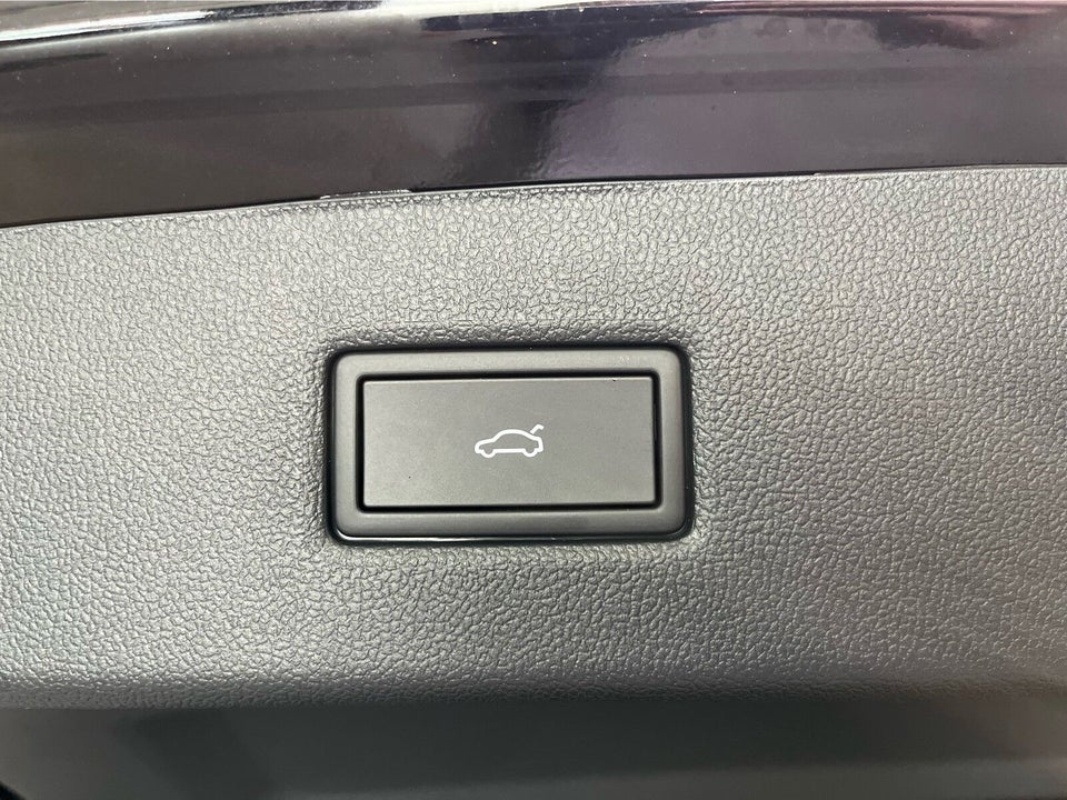 Ford Explorer 84 Premium Extended Range AWD 5d