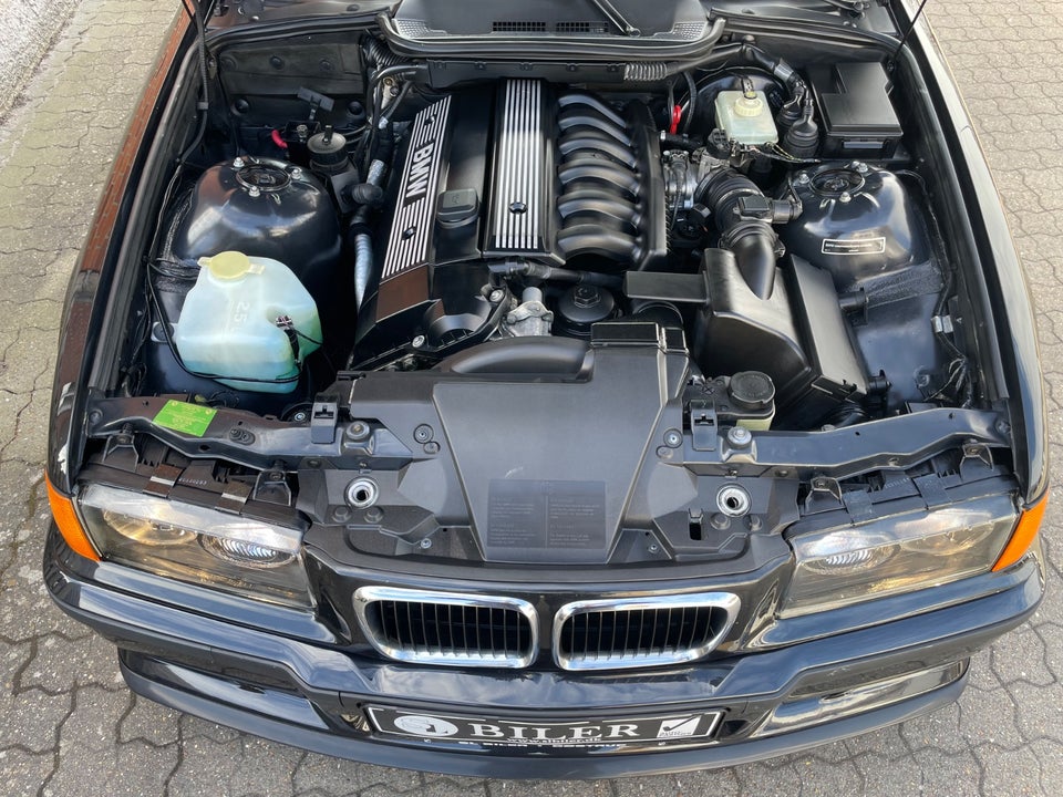 BMW 320i 2,0 Cabriolet 2d