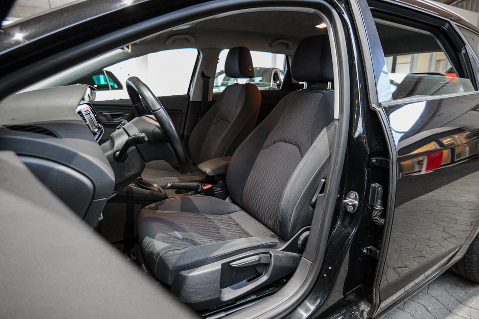 Seat Leon 1,6 TDi 105 Style DSG 5d