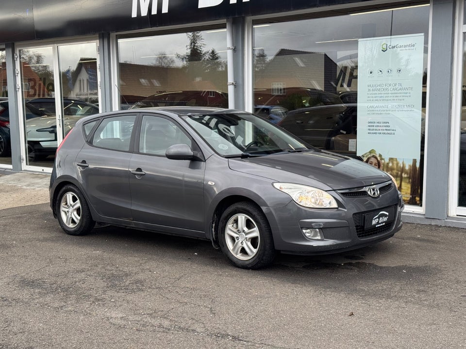 Hyundai i30 1,6 CRDi 90 Classic 5d