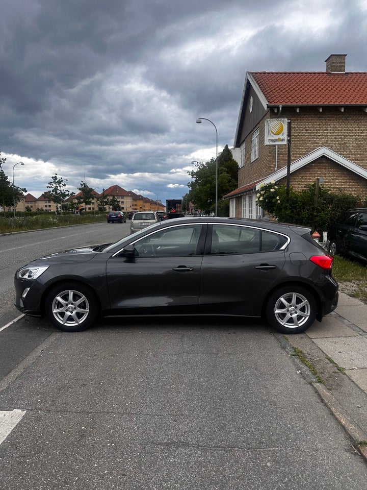Ford Focus 1,0 EcoBoost ST-Line 5d
