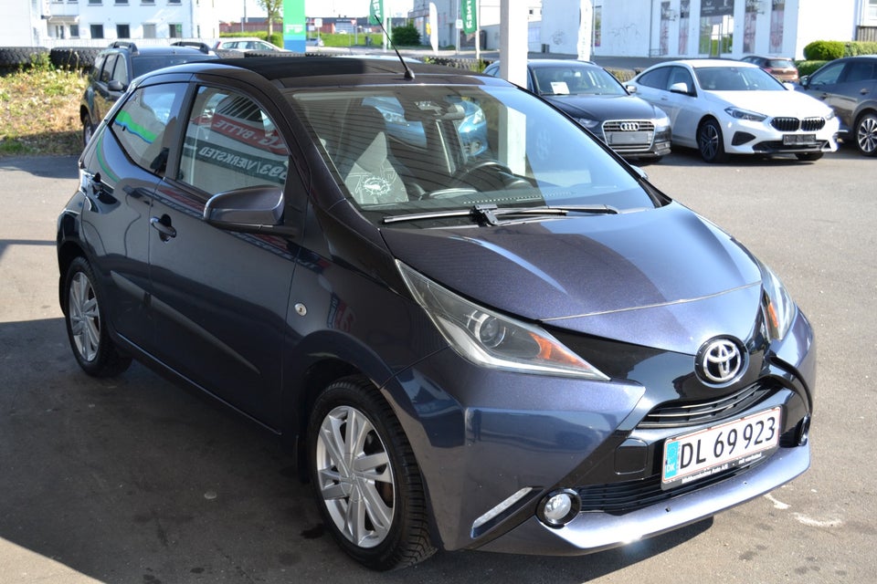 Toyota Aygo 1,0 VVT-i x-wave Sky 5d