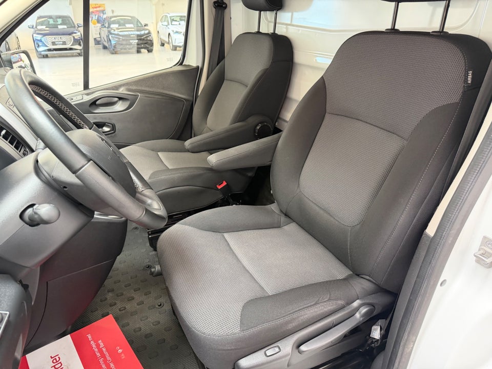 Renault Trafic T29 2,0 dCi 145 L1H1 EDC