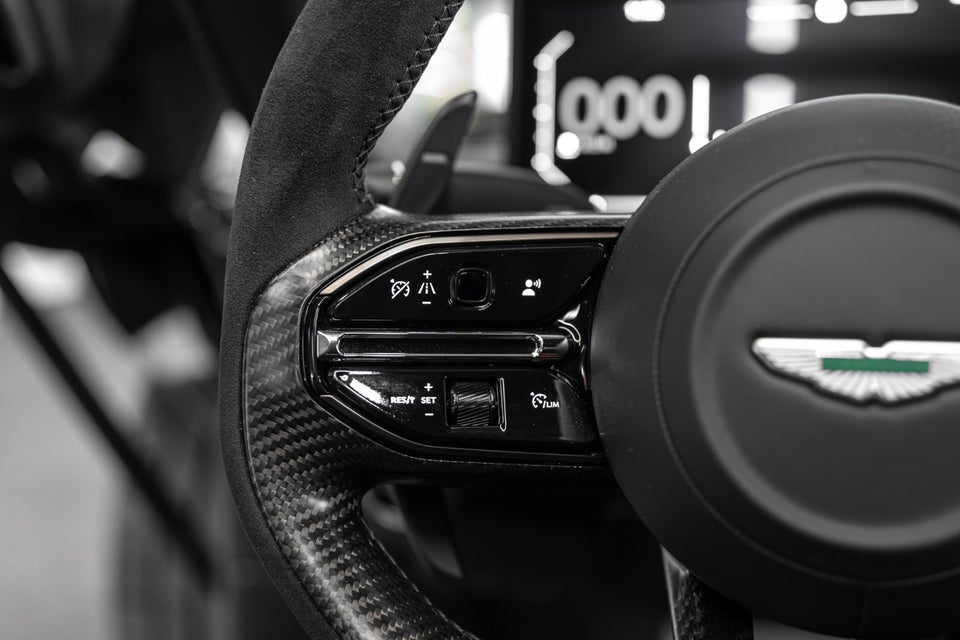 Aston Martin Valhalla 4,0  2d