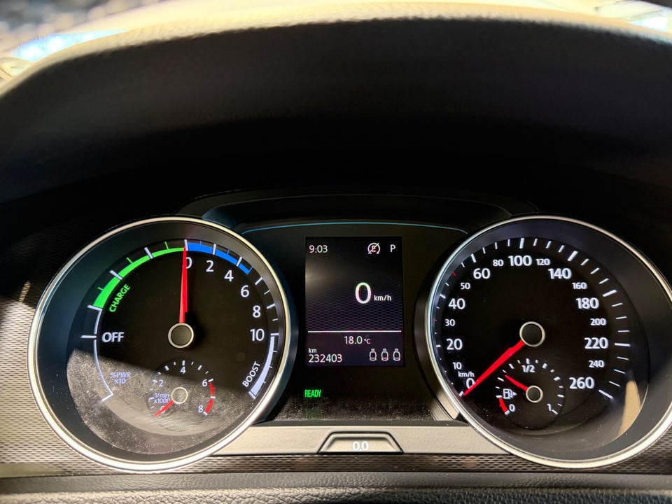 VW Golf VII 1,4 GTE Highline DSG 5d