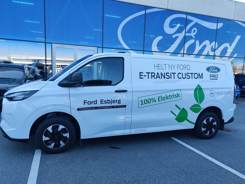 Ford E-Transit Custom 320L 64 Trend
