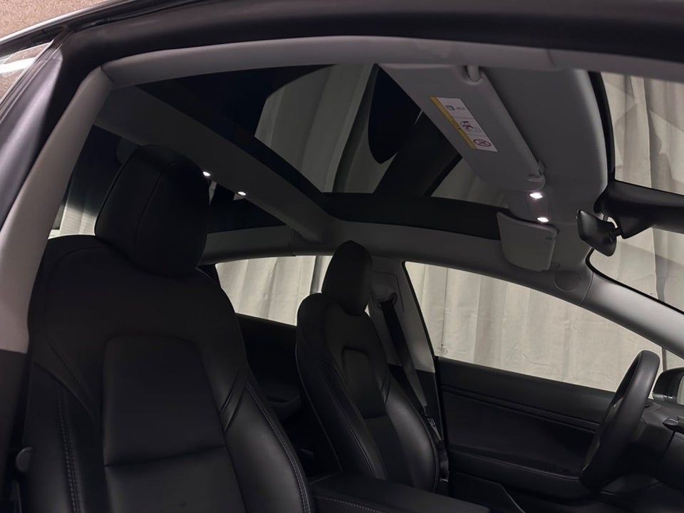 Tesla Model 3 Standard Range+ RWD 4d