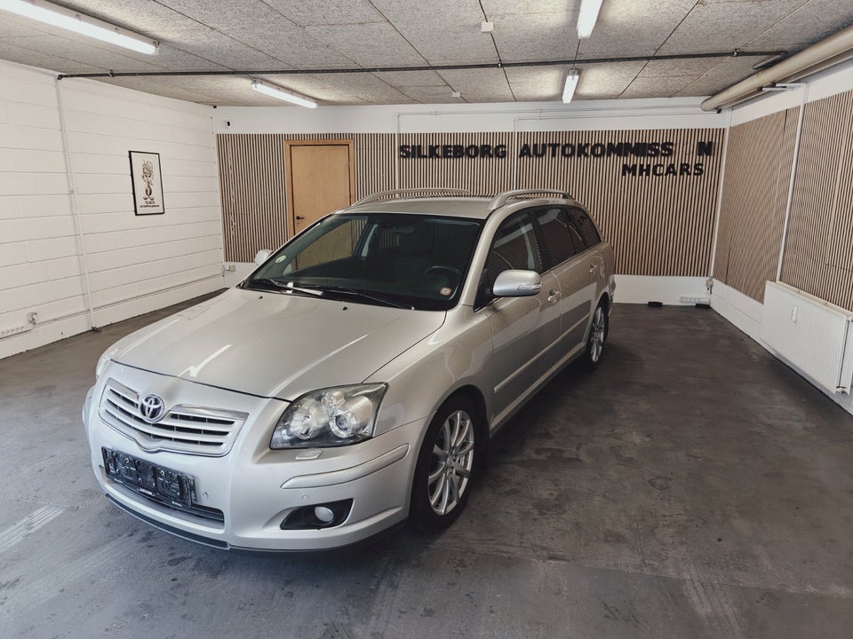 Toyota Avensis 2,4 Executive stc. aut. 5d