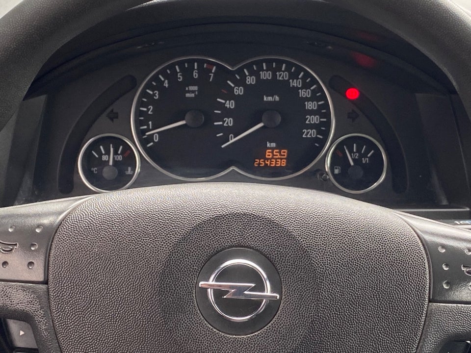 Opel Meriva 1,6 8V Enjoy 5d