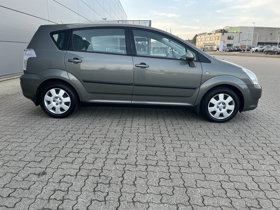 Toyota Corolla Verso 1,8 Sol 7prs 5d