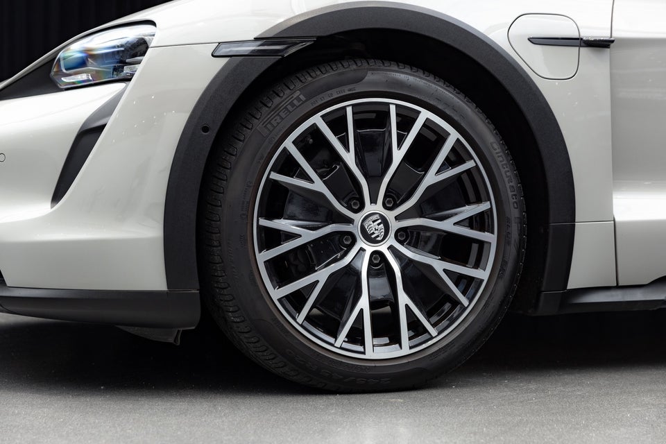 Porsche Taycan 4 Performance+ Cross Turismo 5d