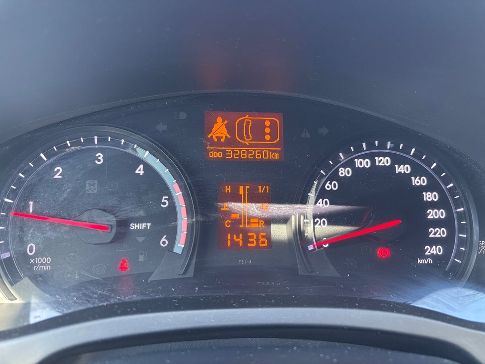Toyota Avensis 2,0 D-4D T1 stc. 5d