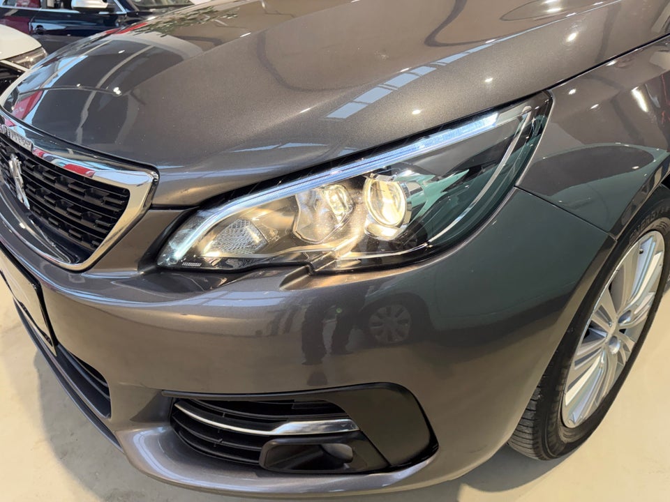 Peugeot 308 1,5 BlueHDi 130 Style SW 5d