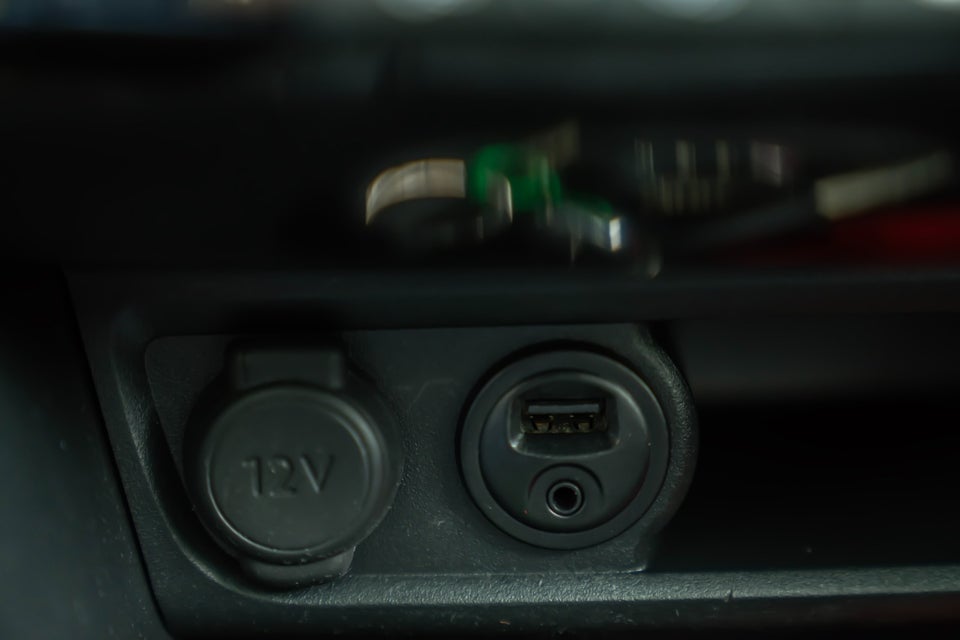 Peugeot 208 1,6 BlueHDi 100 Desire Sky 5d